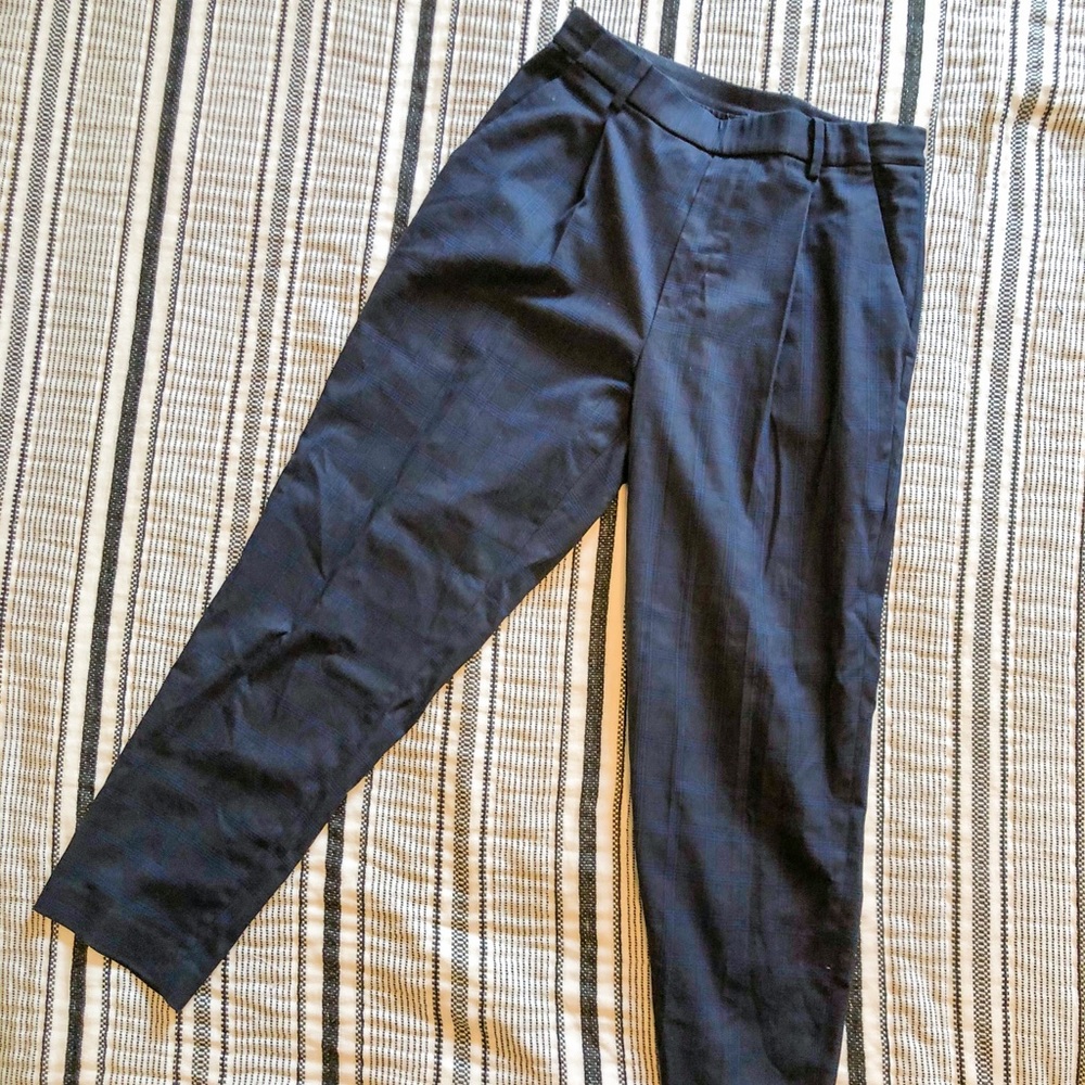 ✨UNIQLO Navy Plaid Pants